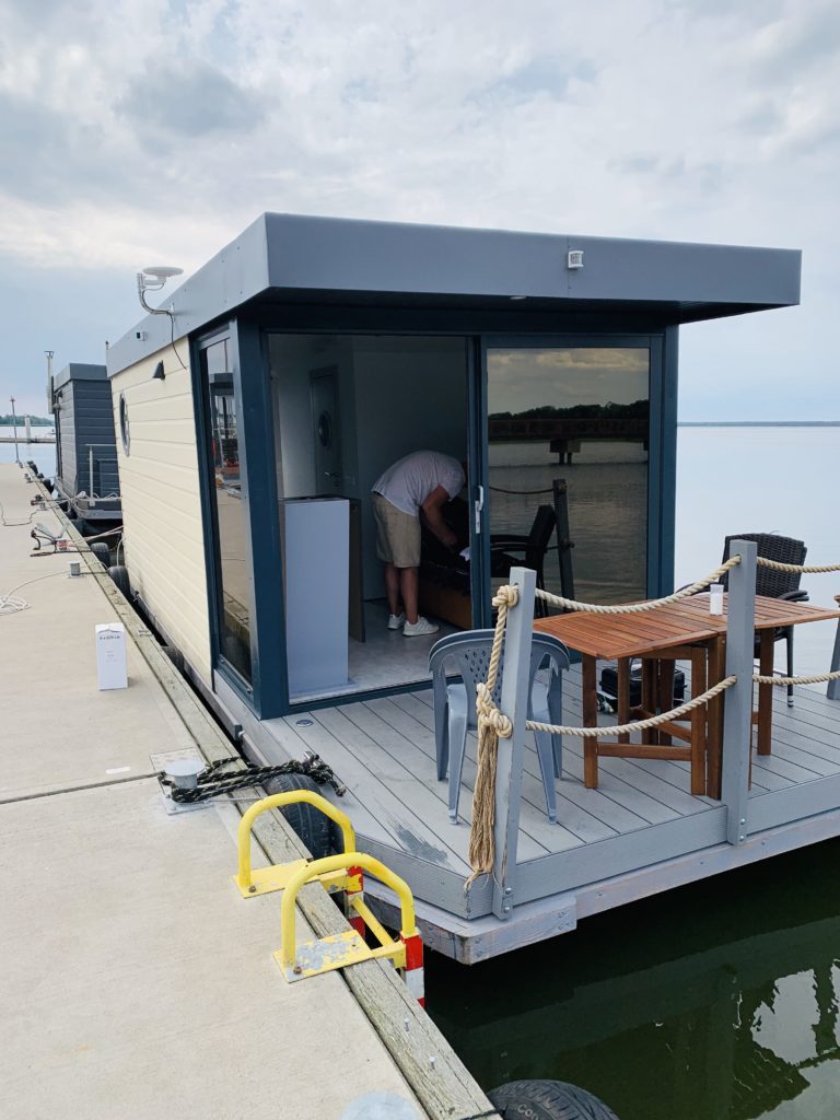 Hausboot Bugatti am Anlegesteg in Kamien Pomorski