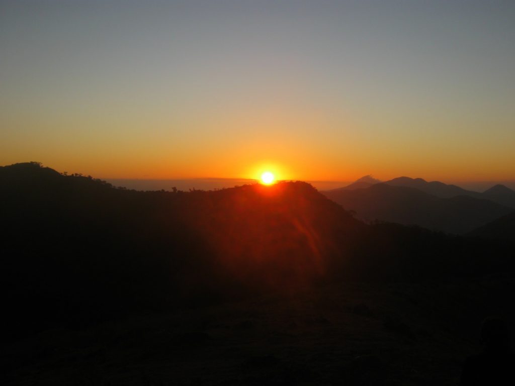 Sonnenaufgang bei Vulkan Telica