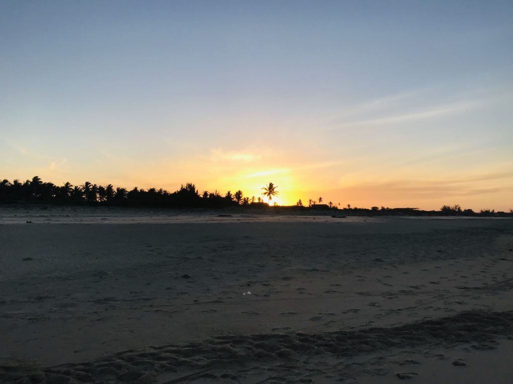 Sonnenuntergang am Barra Beach